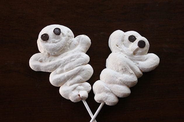 Ghost-Shaped Cake Pans : making Halloween treats