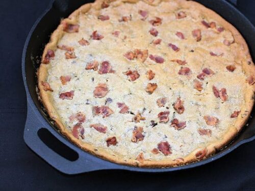 Giant Chocolate Chip Cookie Baked in a Skillet – Recipe