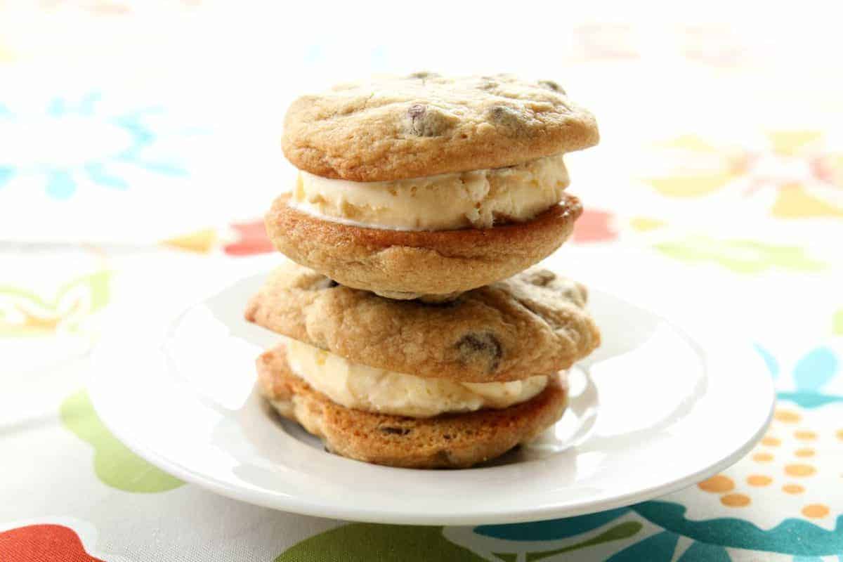 Scoop of Creamy Vanilla Ice Cream Sandwiched between Two Chewy Chocolate  Chip Cookies. AI Generated. Stock Photo - Image of refreshing, generated:  279974812