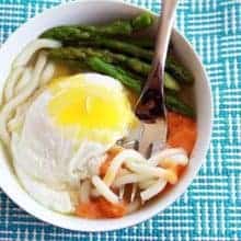 10 Minute Eggy Udon Noodles with asparagus, carrots and egg