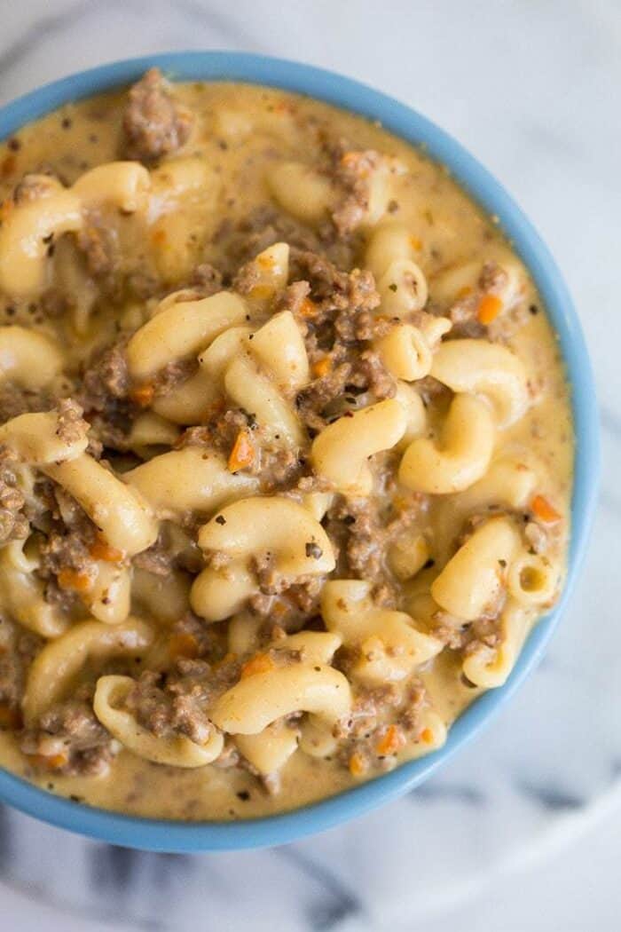 Crock Pot Macaroni Cheeseburger Soup - The Kitchen Magpie