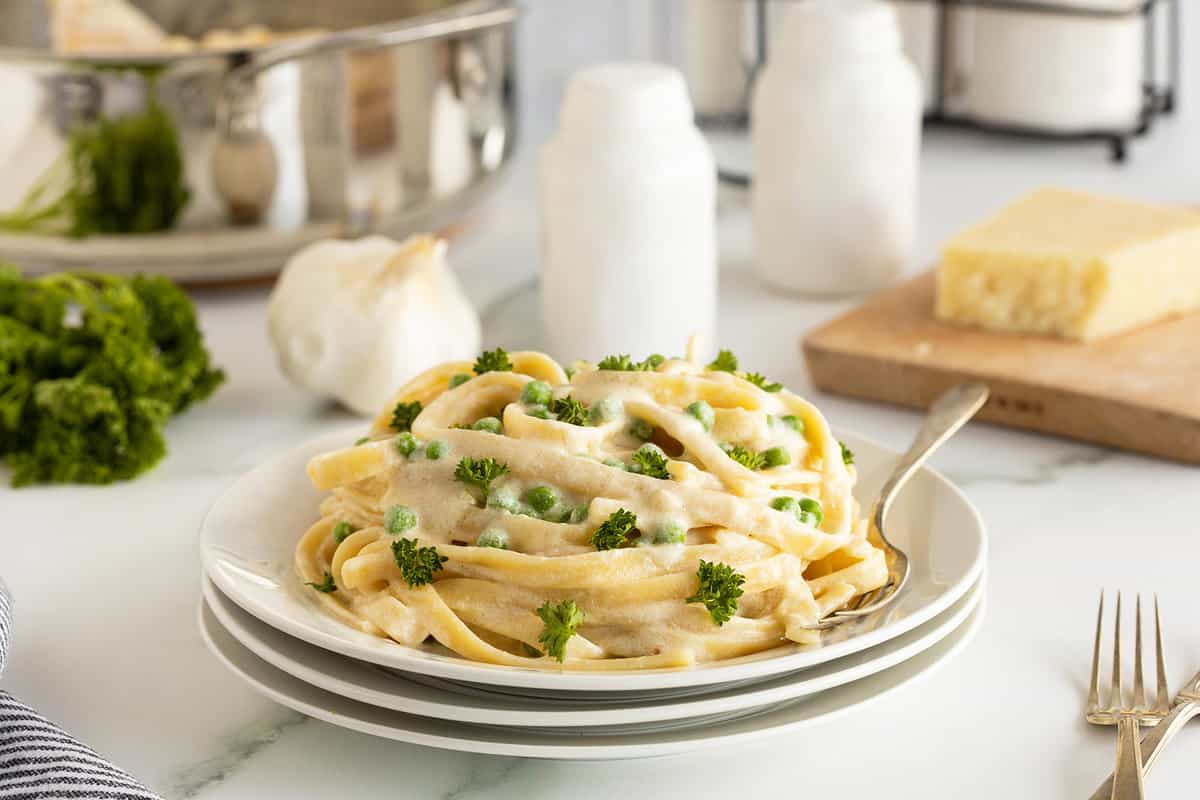 5 Ingredient Cream Cheese Alfredo Sauce Recipe - The Kitchen Magpie