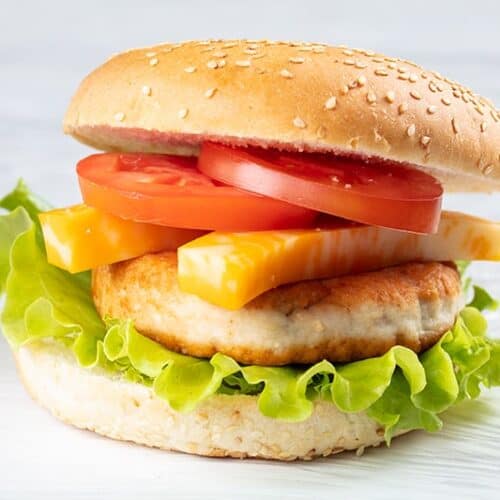 https://www.thekitchenmagpie.com/wp-content/uploads/images/2018/08/TurkeyBurgers-500x500.jpg