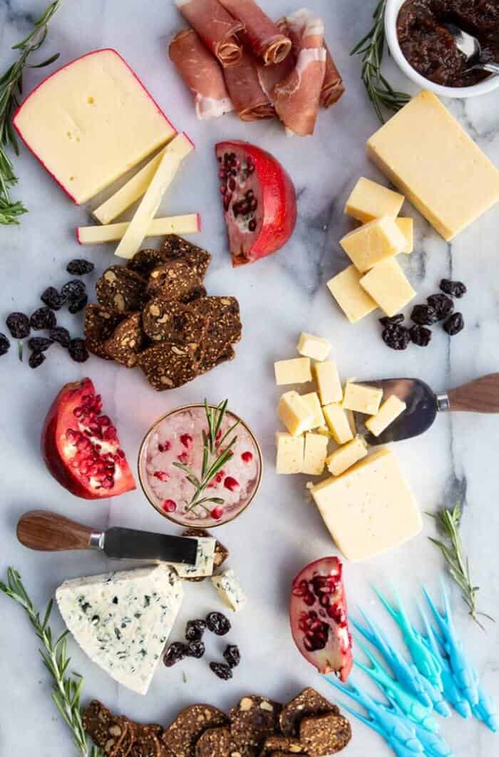 How To Make The Perfect Cheeseboard - The Kitchen Magpie