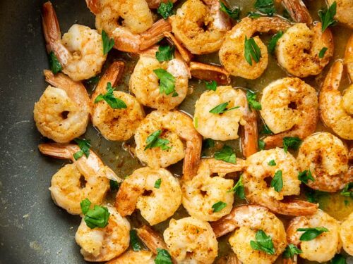 https://www.thekitchenmagpie.com/wp-content/uploads/images/2019/06/OldBaySteamedShrimpRecipe-500x375.jpg