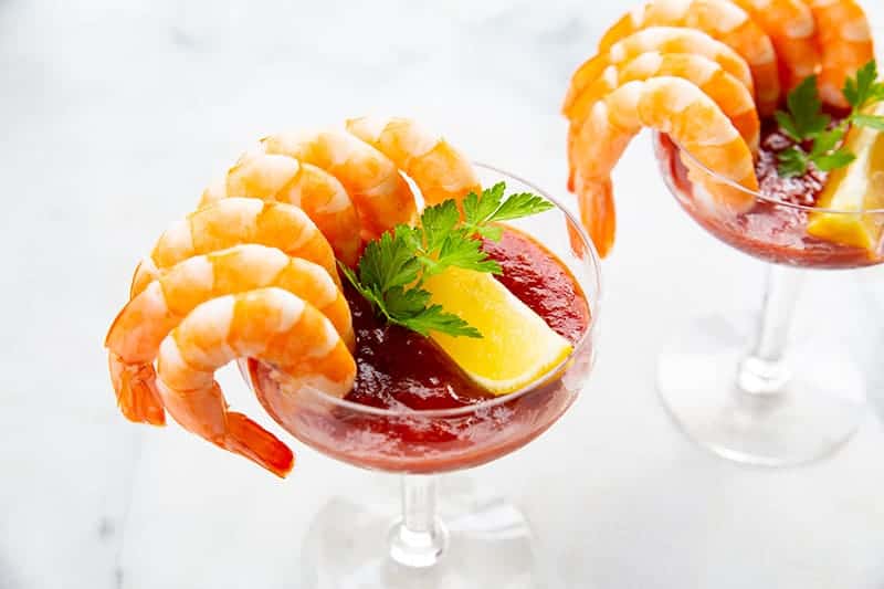 How to Make an Ice Bowl for Shrimp Cocktail - Celebrate & Decorate
