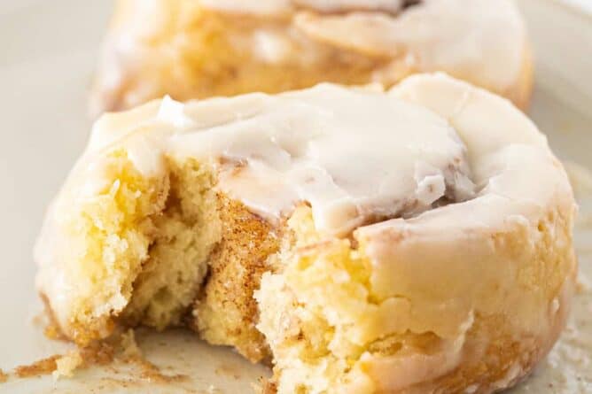 Bisquick™ Cinnamon Rolls - The Kitchen Magpie