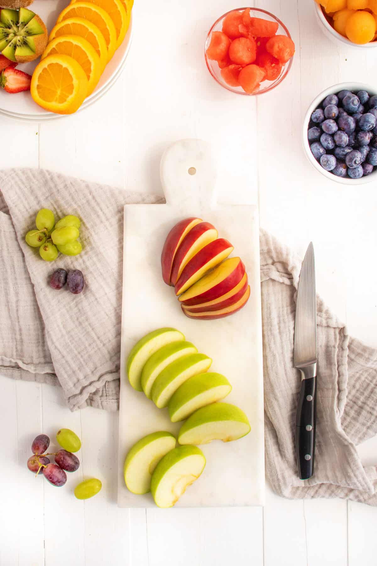 how to slice apples for a fruit platter 