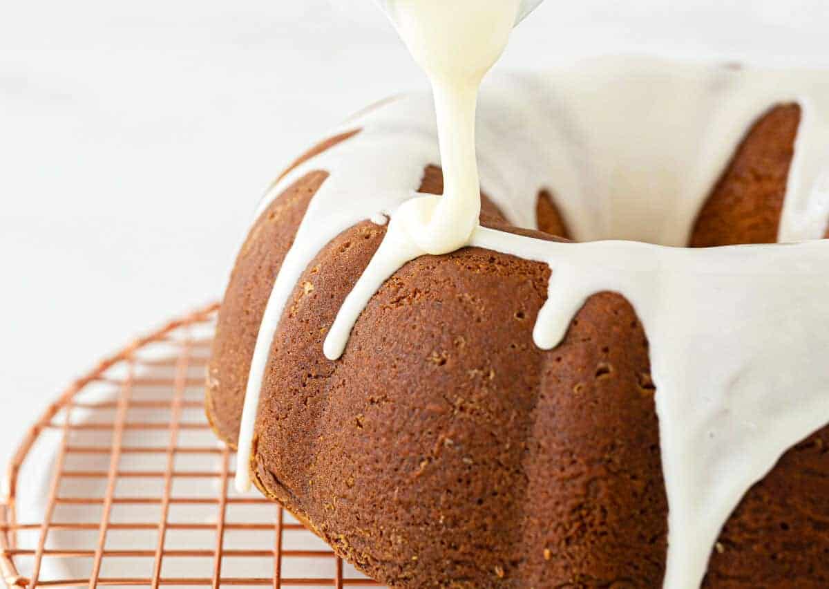 How to Make an Easy Cake Glaze - I Scream for Buttercream