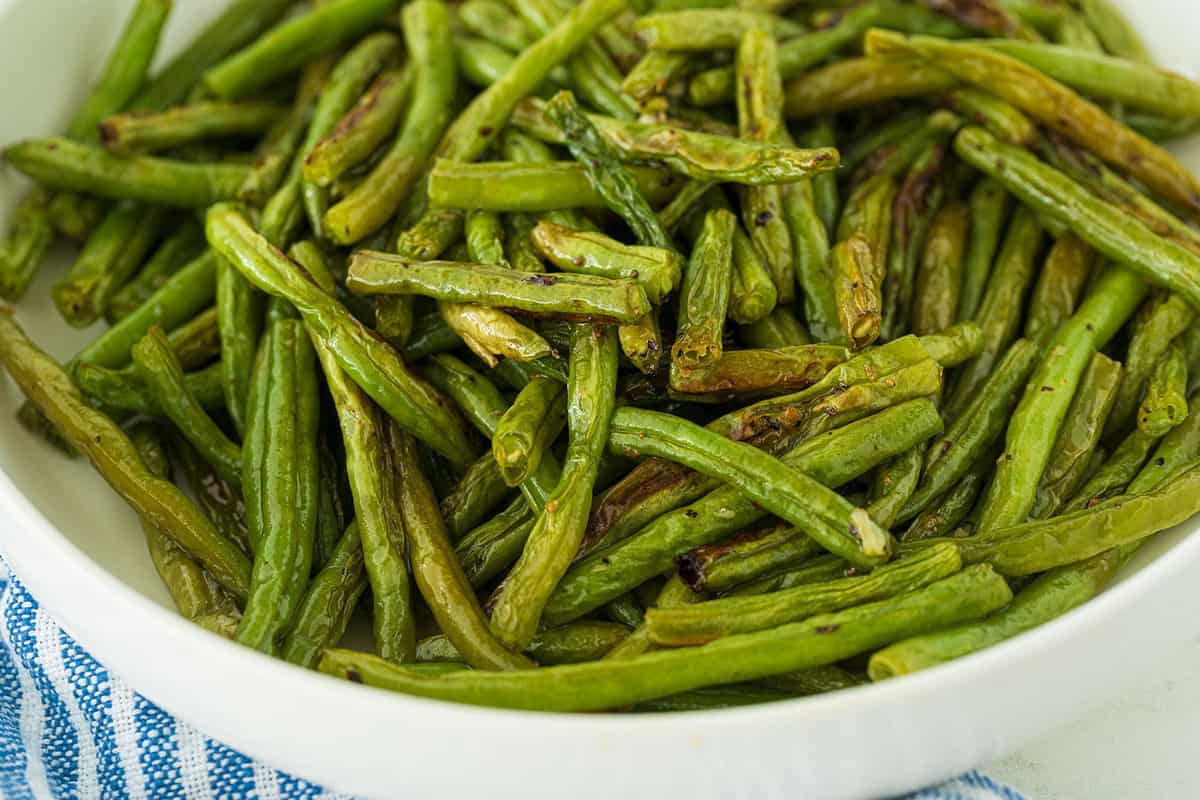 Roasted Green Beans - The Kitchen Magpie