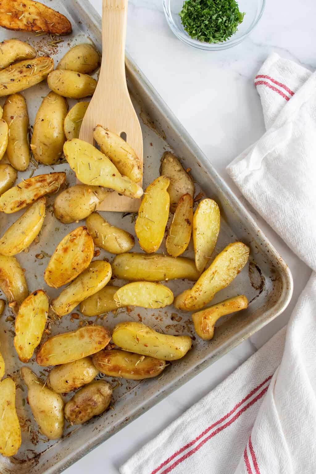 Roasted Fingerling Potatoes - The Kitchen Magpie