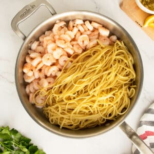 Shrimp and pasta in pot