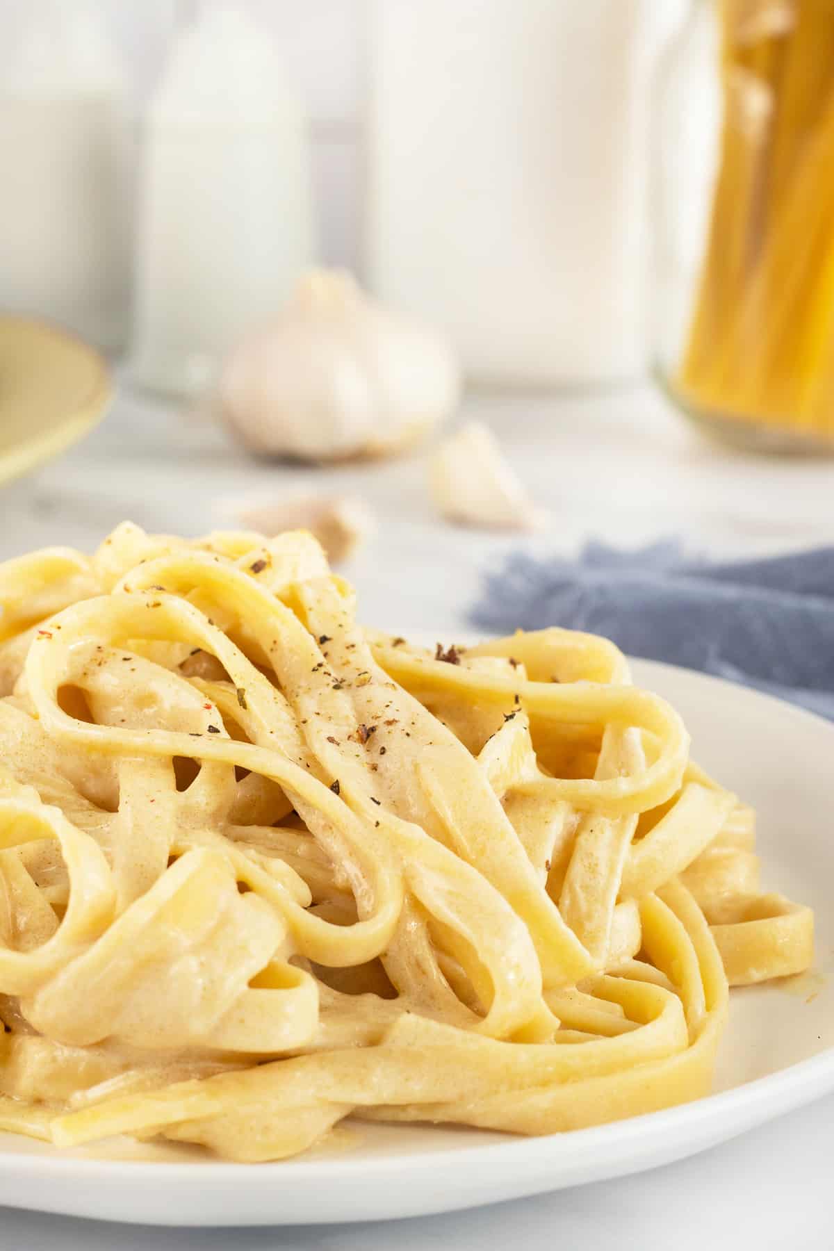 Linguine Alfredo - The Kitchen Magpie