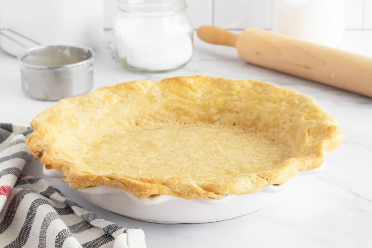 Betty Crocker Pie Crust The Kitchen Magpie   Piecrustinpieplatelandscape 