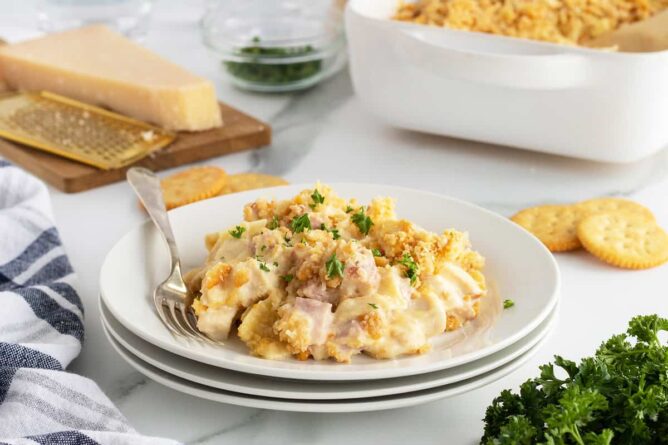 Creamy Chicken Cordon Bleu Casserole - The Kitchen Magpie